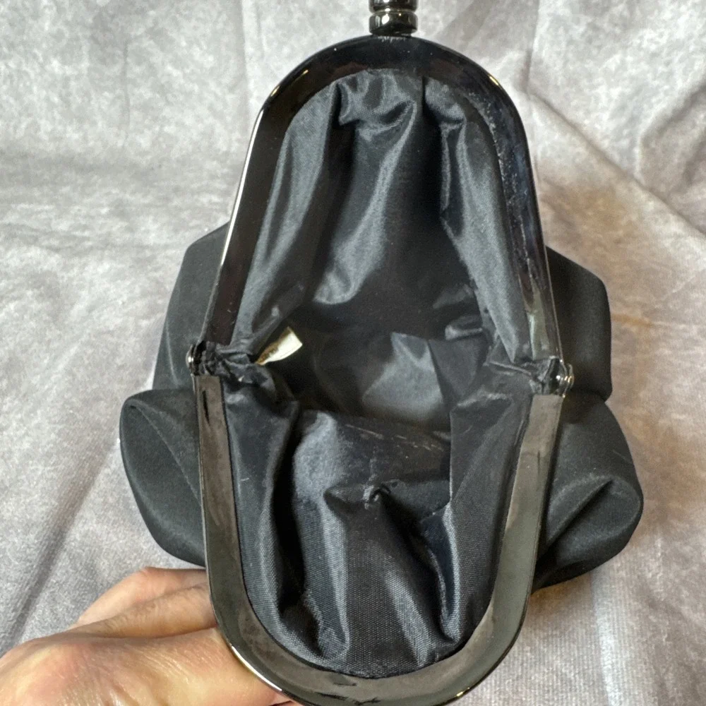 TEARDROP Kiss Lock Wristlet Black Bag Evening Bag Prom Deep Roomy Small VGUC‎